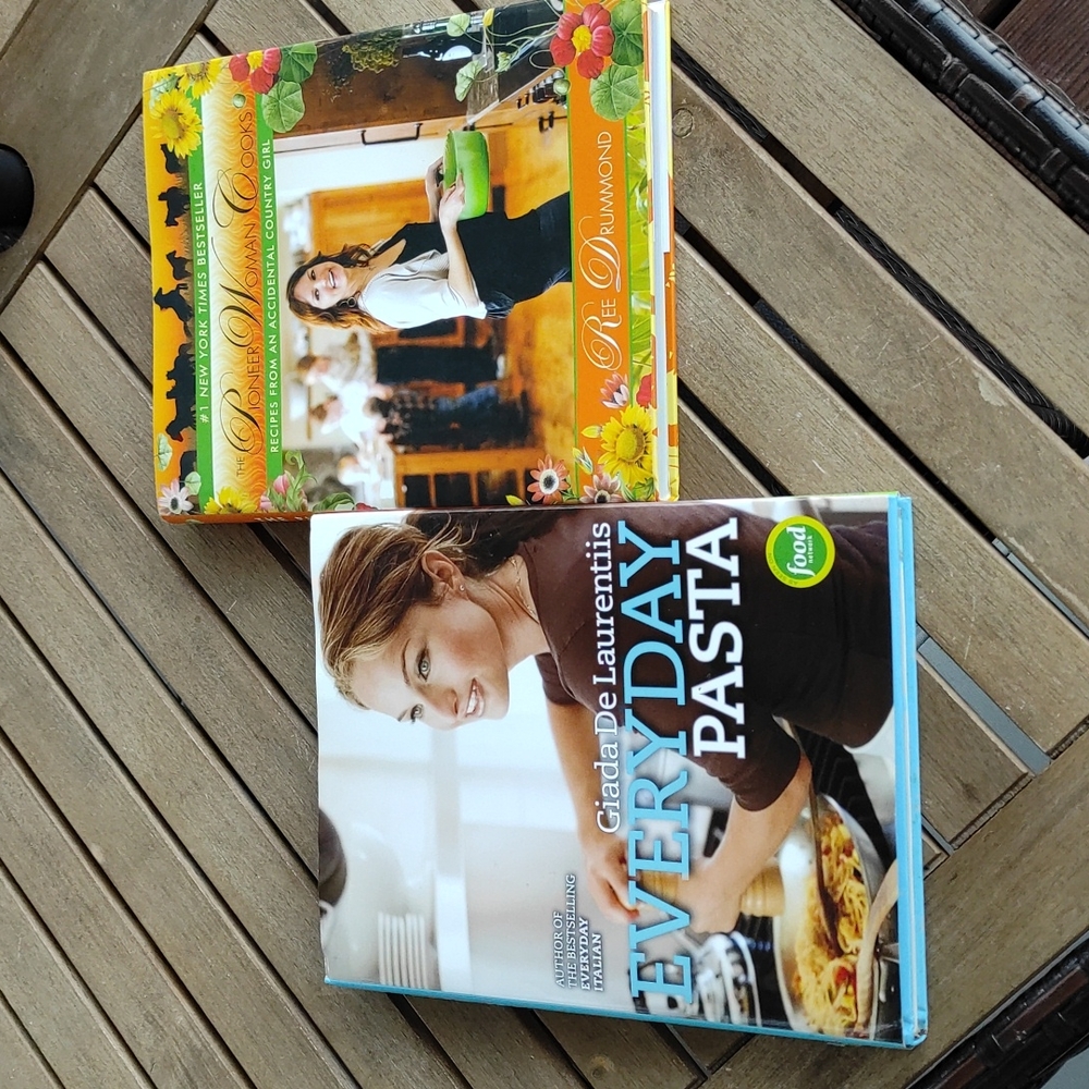 GIADA DE LAURENTISS Cooking book 10" x 8"